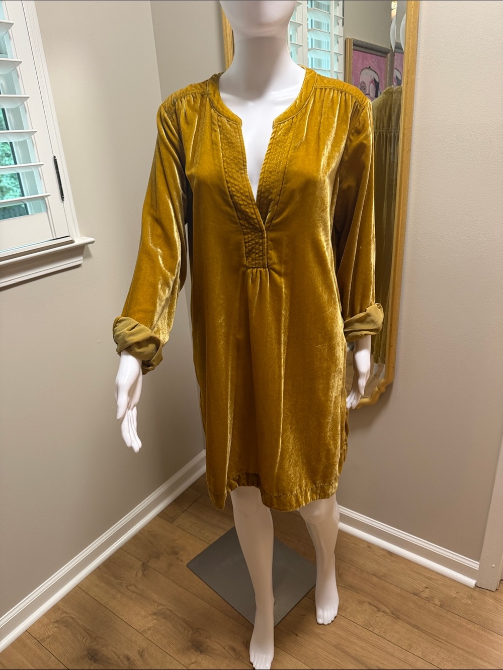 Anthropologie Women's Velvet Tunic Dress in Mustard pockets size M